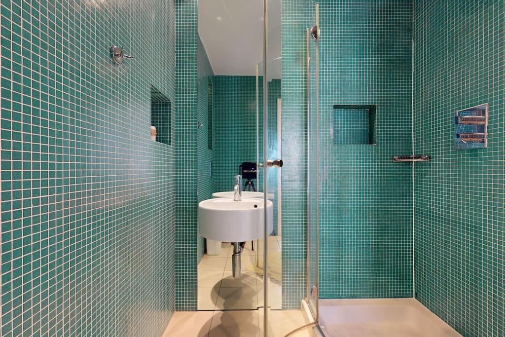 Appartement Charming And Bright Flat In Paddington! Londen